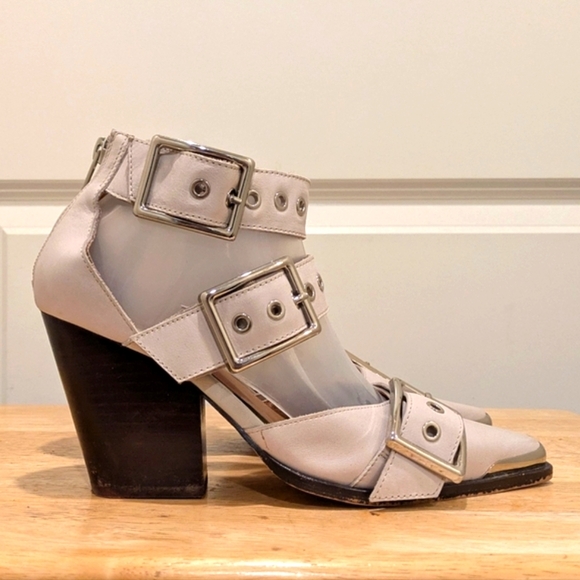 B2 7 Strappy Cream Leather Stacked Heel Pointed Toe Shoes with Silver Hardware - Picture 10 of 10